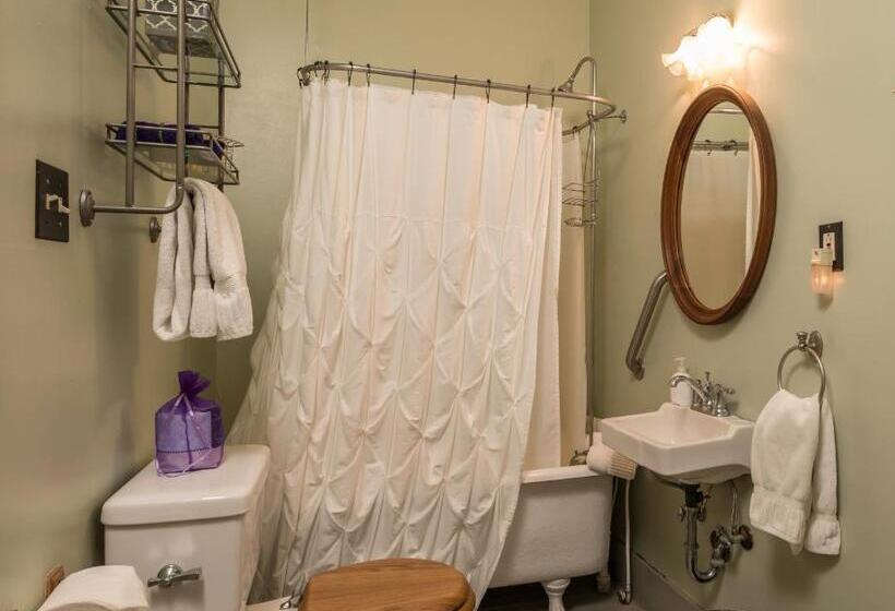 غرفة قياسية, Carriage Way Inn Bed & Breakfast Adults Only   21 Years Old And Up