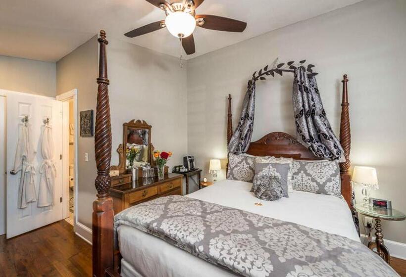 كابينة ديلوكس, Carriage Way Inn Bed & Breakfast Adults Only   21 Years Old And Up