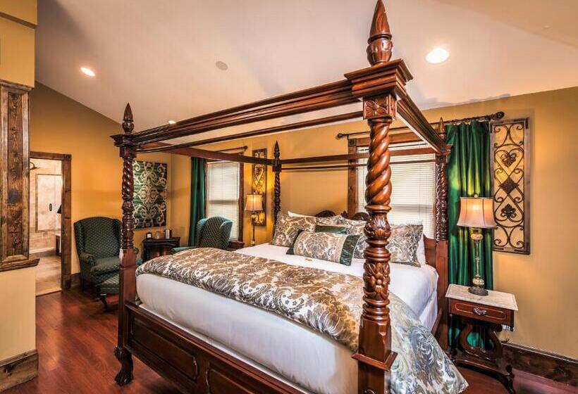 غرفة قياسية سرير كينج, Carriage Way Inn Bed & Breakfast Adults Only   21 Years Old And Up