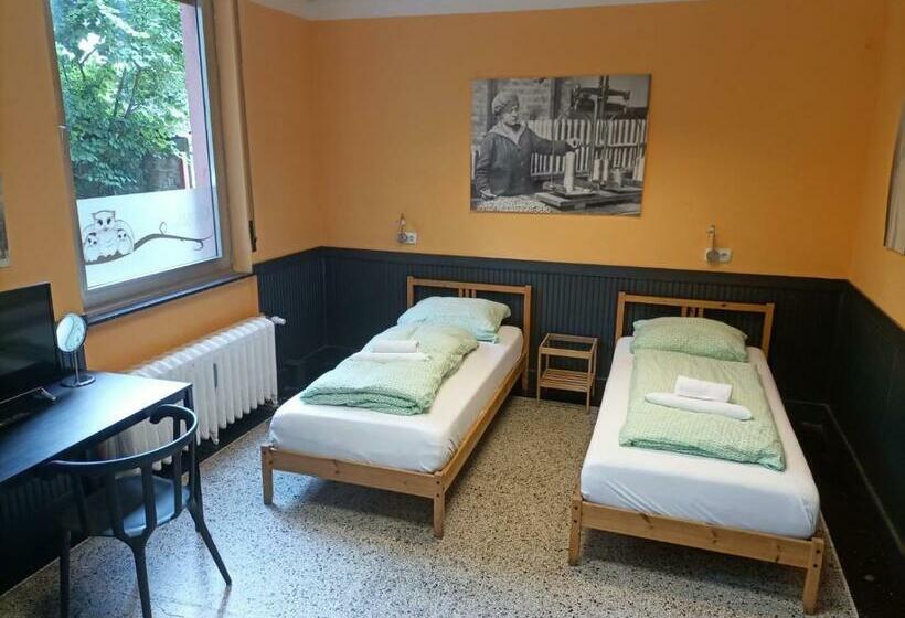 غرفة كلاسيكية, Central Pension