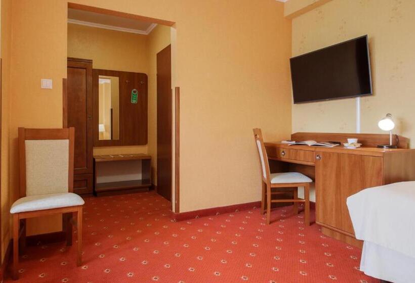 Семейный Номер, Dwór Bogucin Hotel&restauracja