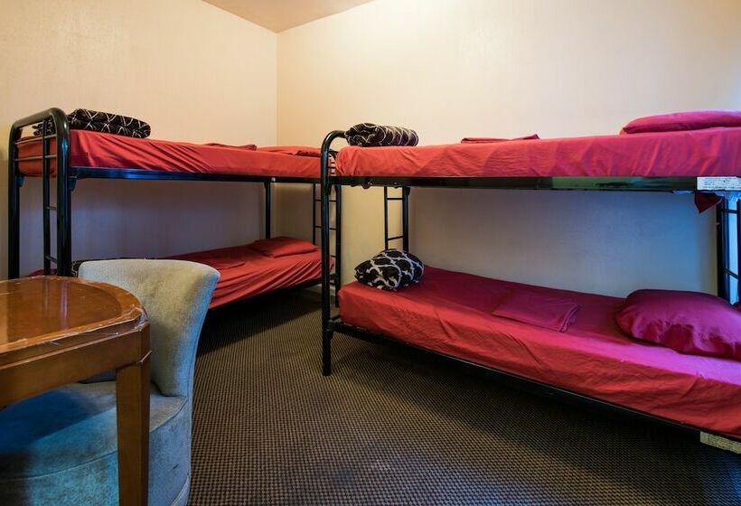 Кровать в Общей Комнате, European Hostel