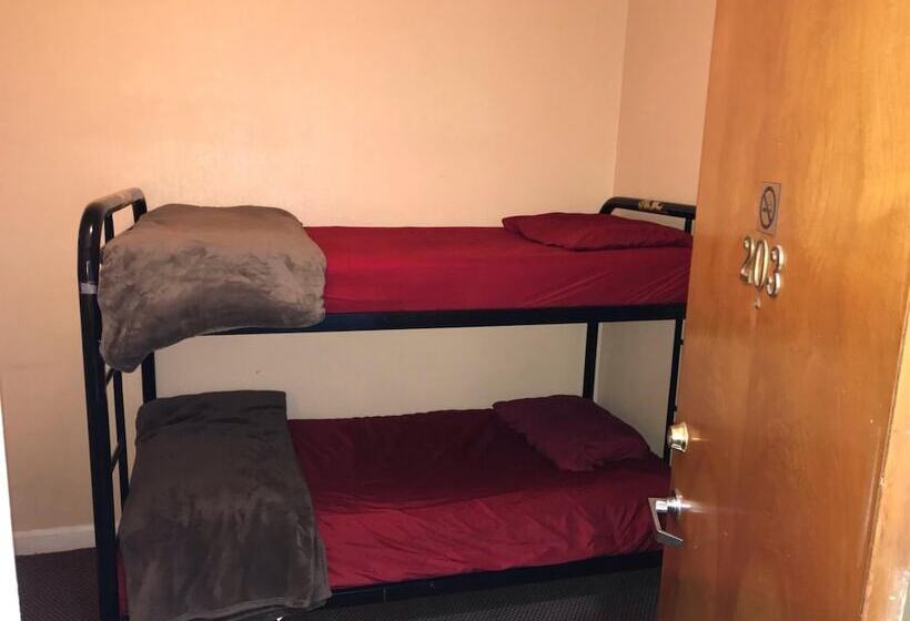 Кровать в Общей Комнате, European Hostel