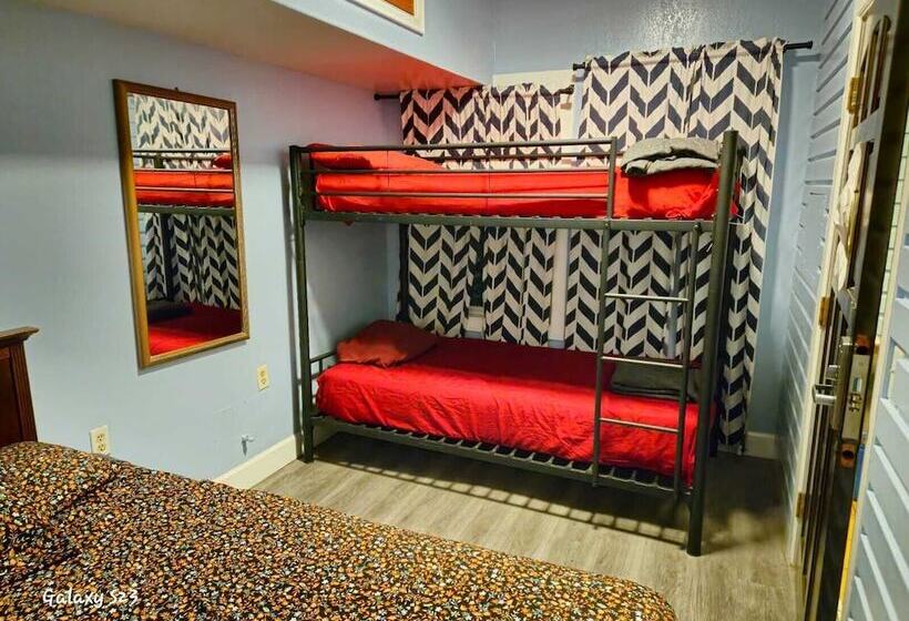 Номер Deluxe, European Hostel