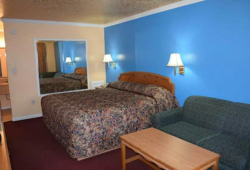 キングサイズベッドのスタンダードルーム, Fort Eustis Inn