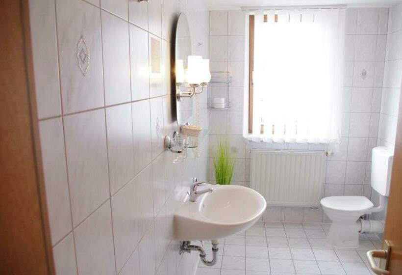 スタンダードトリプルルーム, Gasthof Zum Walfisch