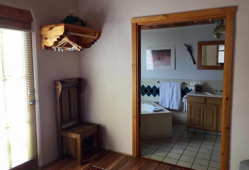 带阳台套房, Guadalupe Inn