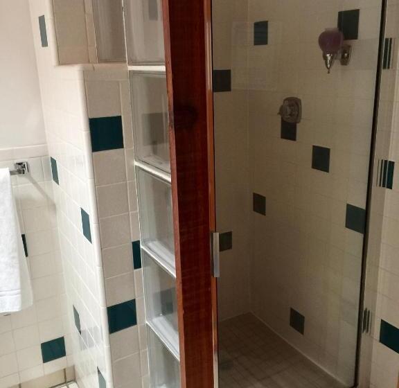 小型豪华套房, Guadalupe Inn