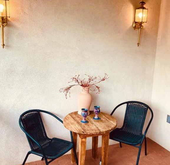 小型豪华套房, Guadalupe Inn