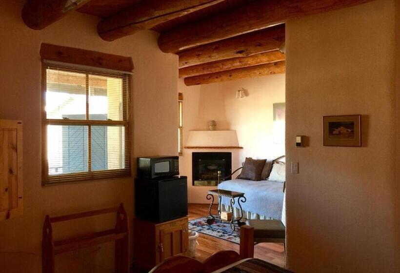 复式套房, Guadalupe Inn