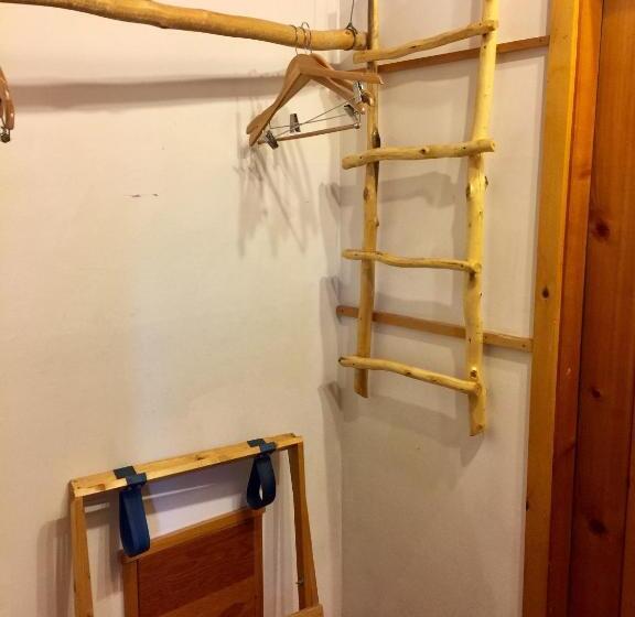 高级工作室, Guadalupe Inn