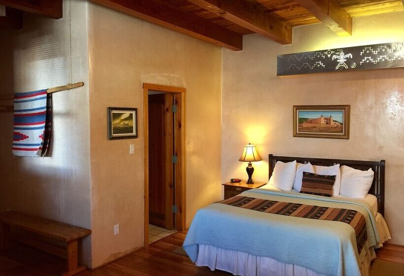 小型豪华套房, Guadalupe Inn