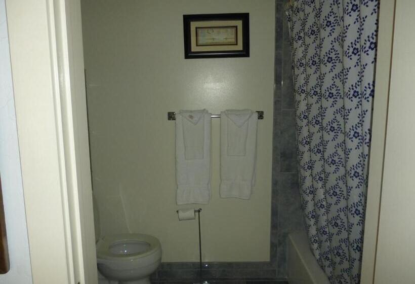 キングサイズベッドのデラックスルーム, Harbor Inn