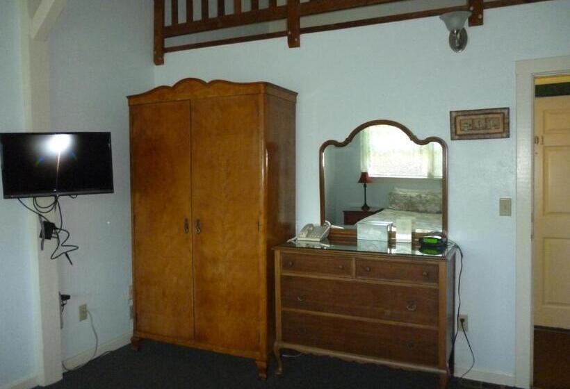 キングサイズベッドのデラックスルーム, Harbor Inn