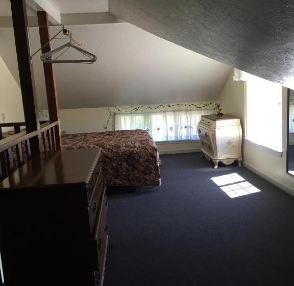 スイート, Harbor Inn