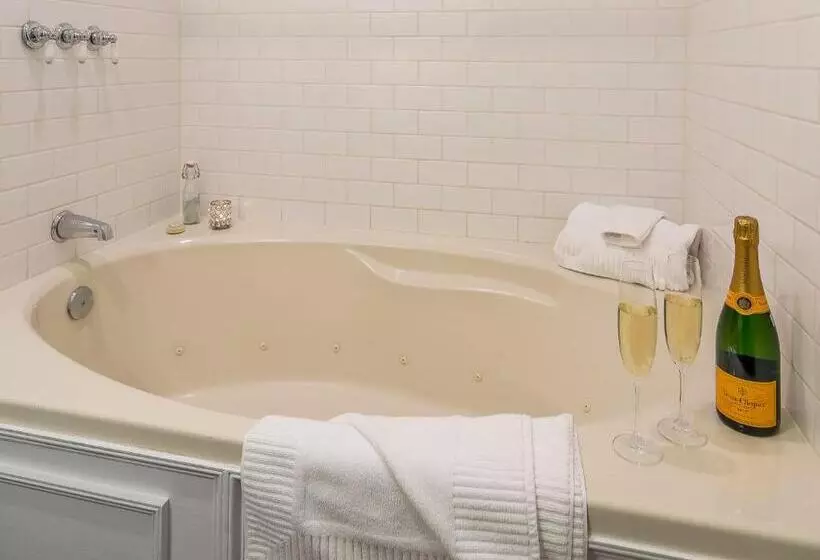 デラックススイート, Hartstone Inn