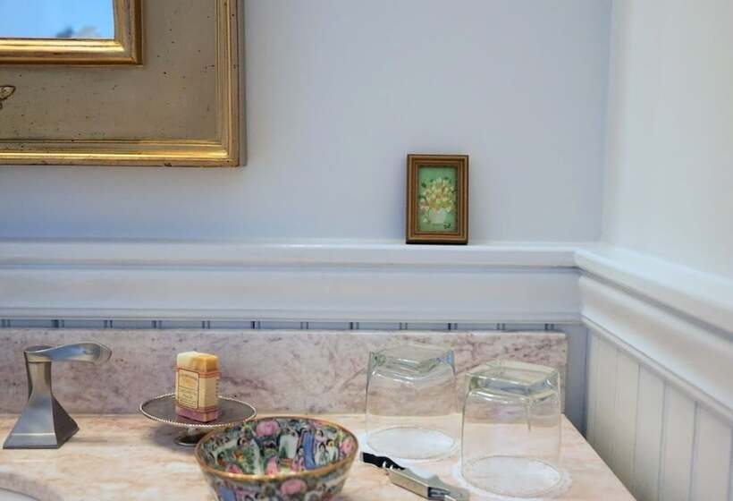 Номер Стандарт, Hartstone Inn