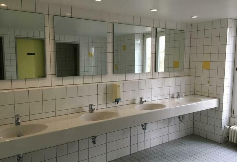 غرفة قياسية رباعية حمام مشترك, Jugendherberge Aachen