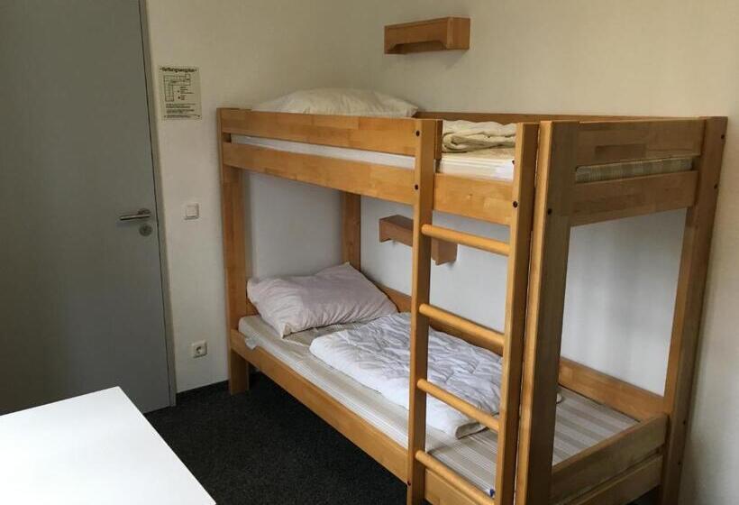 带共用浴室的标准房间, Jugendherberge Aachen