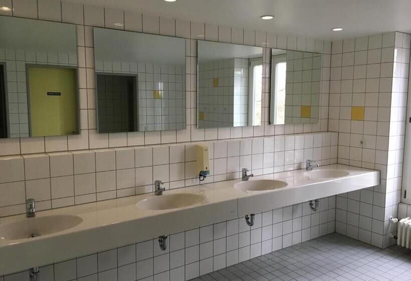 共用房间的床, Jugendherberge Aachen