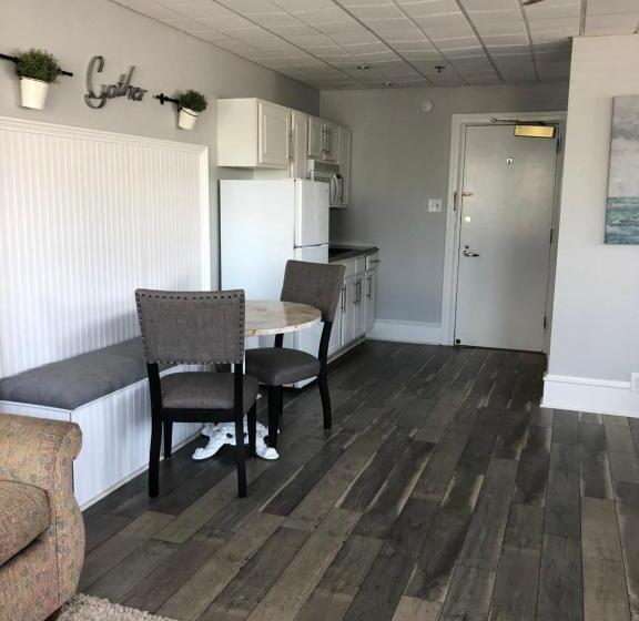 جناح عائلي, Ocean Manor 1100 Inn