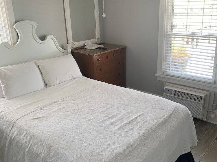 جناح, Ocean Manor 1100 Inn