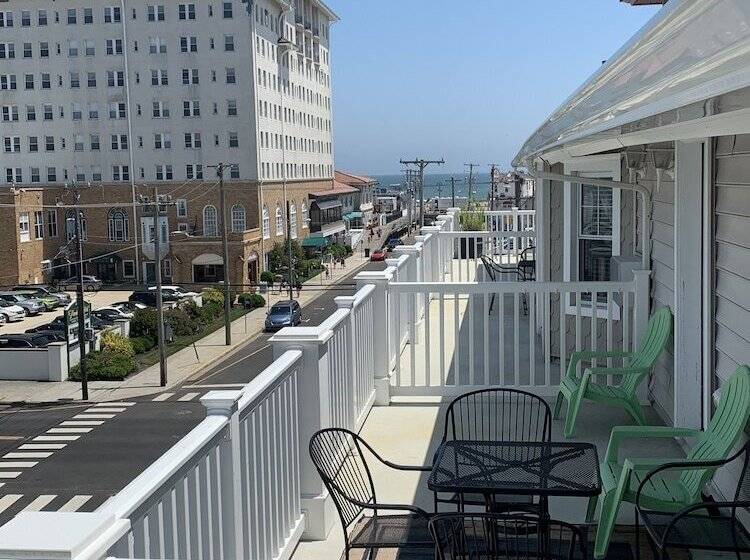 جناح, Ocean Manor 1100 Inn