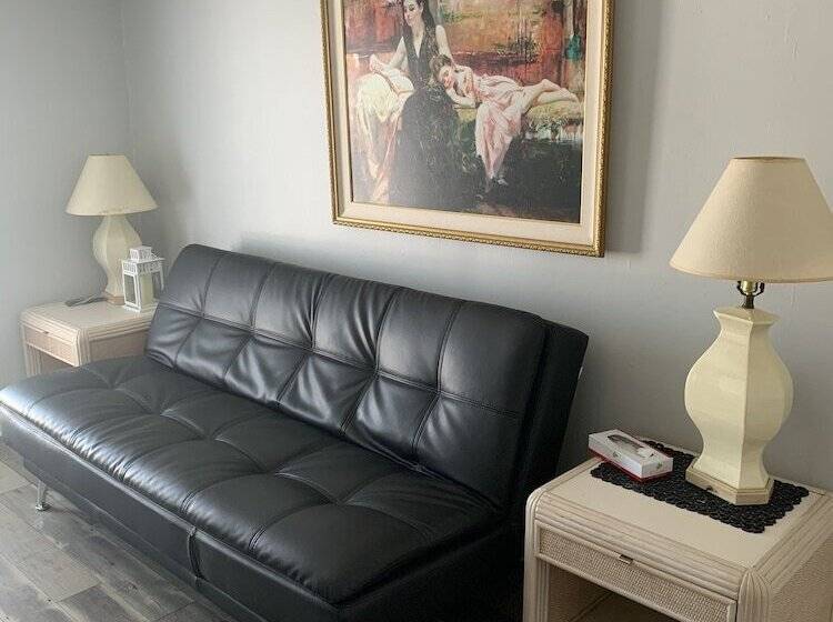 جناح, Ocean Manor 1100 Inn