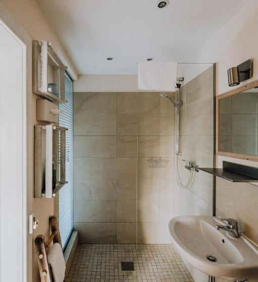 标准工作室带阳台, Road Stop Mettmann