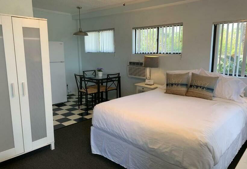 סטודיו סטנדרטי נוף לים, Sabal Palms Inn
