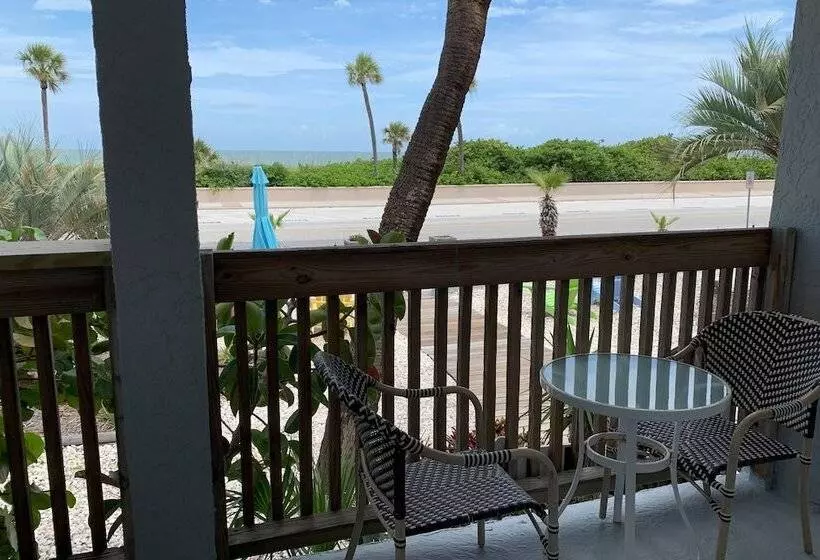 ファミリーステューディオ, Sabal Palms Inn