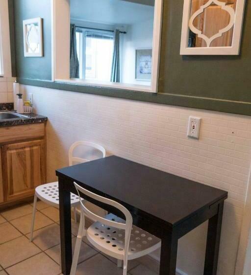 إستوديو قياسى, Sauerdough Lodging