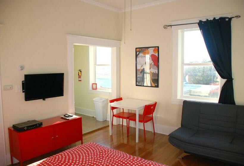 إستوديو قياسى, Sauerdough Lodging