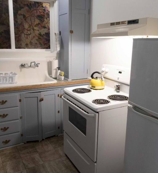Студия Стандарт, Sauerdough Lodging