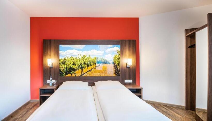 جناح جونيور, Schroeders Wein Style