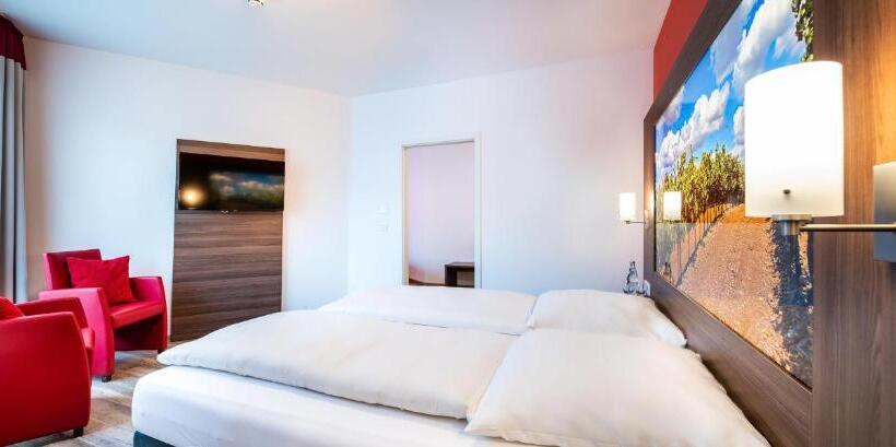 جناح جونيور, Schroeders Wein Style