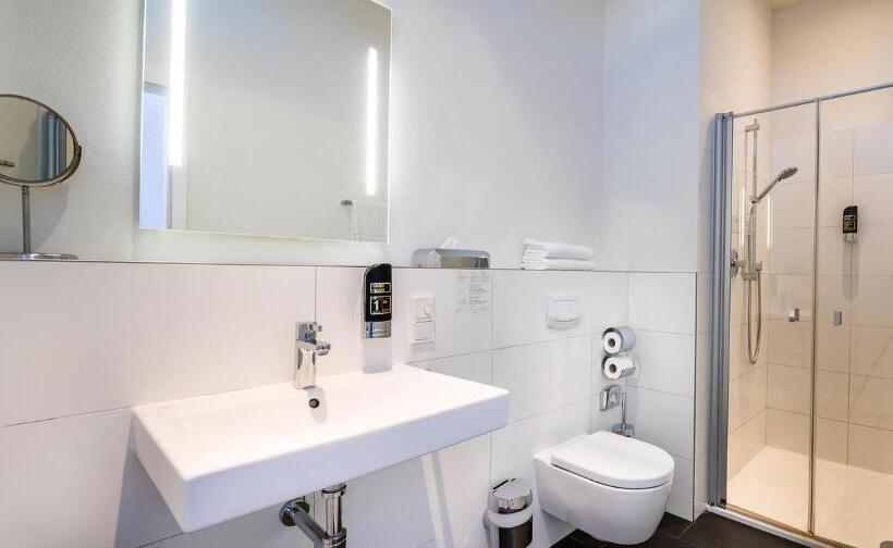 شقة غرفة واحدة, Schroeders Wein Style