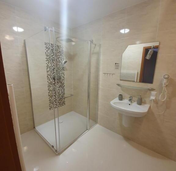 デラックスルーム, Tennis