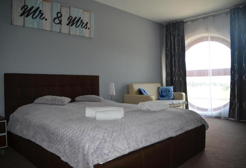 デラックスルーム, Tennis