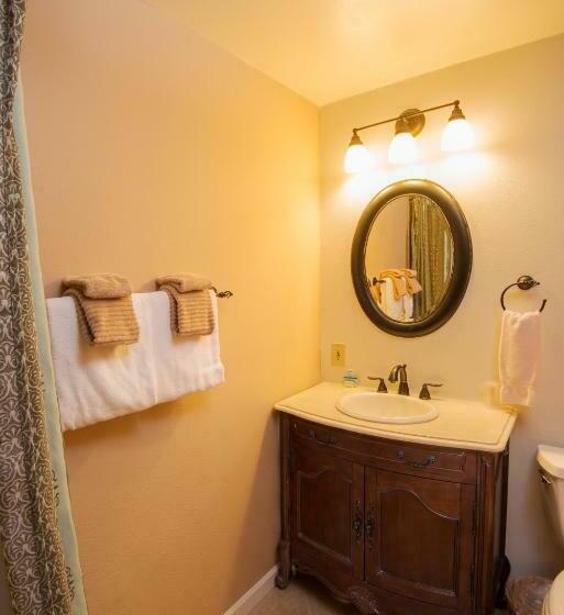 اتاق استاندارد با چشم‌انداز دریا, The Seaside Oceanfront Inn