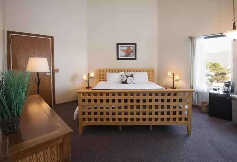 キングサイズベッドのスタンダードルーム, The Seaside Oceanfront Inn
