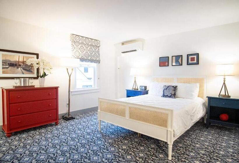 اتاق استاندارد, The Whaler's Inn