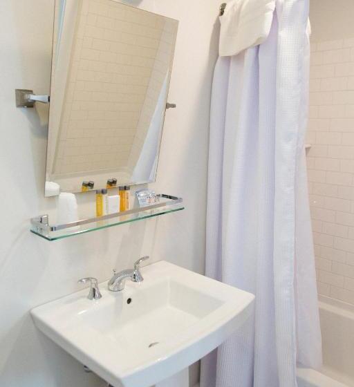 اتاق استاندارد, The Whaler's Inn