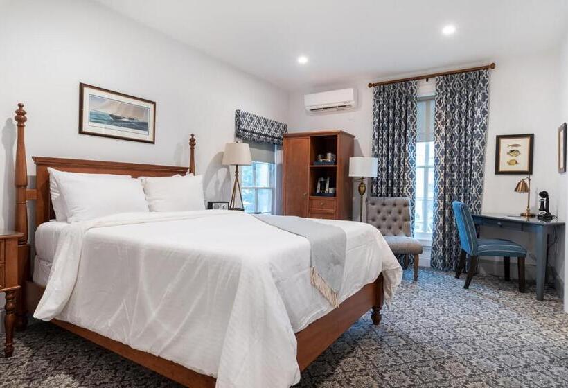 Номер Стандарт, The Whaler's Inn