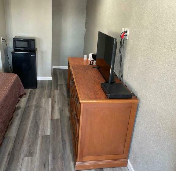 חדר סטנדרט עם מיטת קינג, Villa Court Inn Oroville