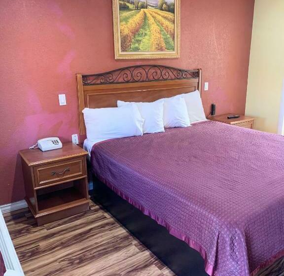 חדר סטנדרט עם מיטת קינג, Villa Court Inn Oroville