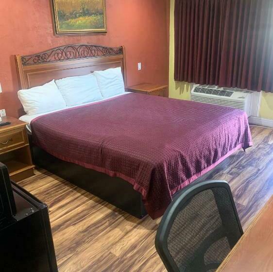 חדר סטנדרט עם מיטת קינג, Villa Court Inn Oroville