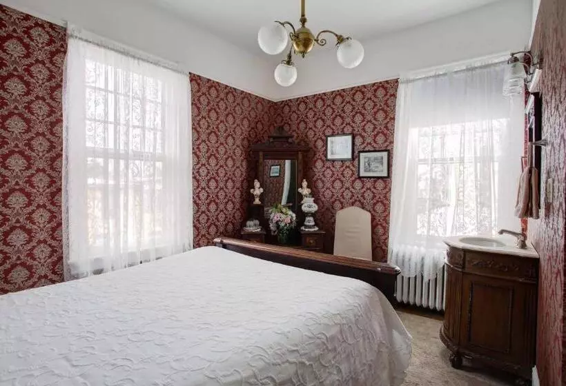 スタンダードルーム, Wilbraham Mansion