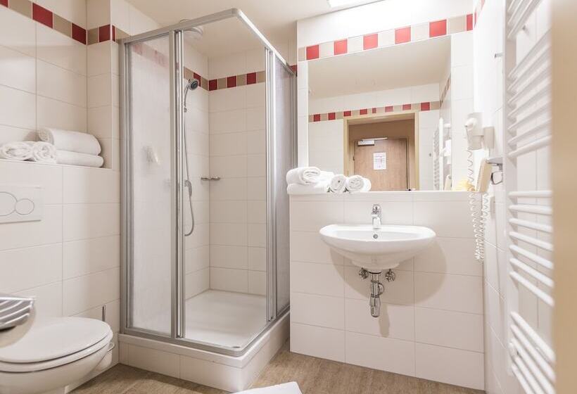 Четырехместный Номер Стандарт, Jufa Hotel Altenmarkt Zauchensee