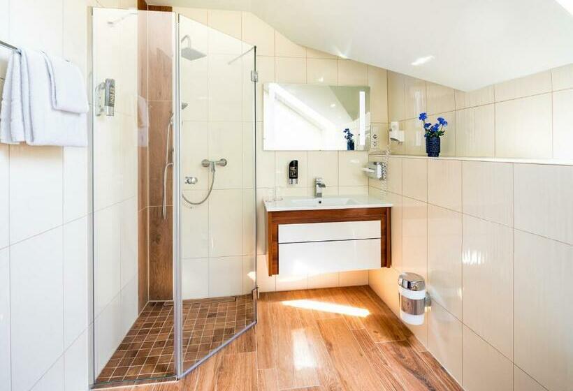 Номер Стандарт Трехместный, Kristallhotel Fettehenne